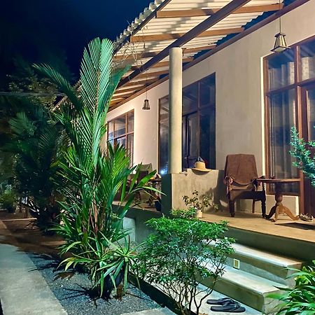 The Dale Mirissa Hotel Exterior foto